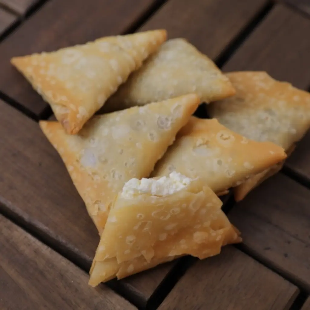 سمبوسك بيضا